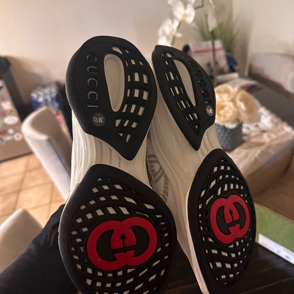 GUCCI Women's White Athletic Shoes - Picture 6 of 10